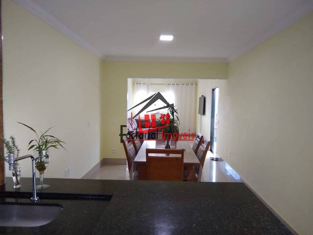 Casa para Venda em Contagem - 2