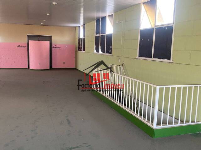 Salão Comercial para Locação em Contagem - 5