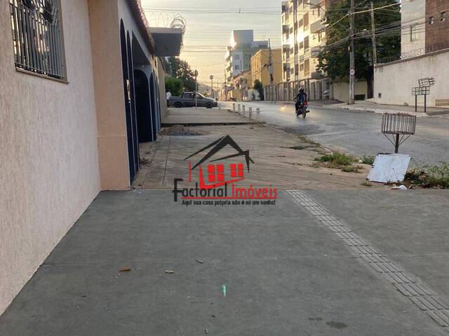 #1790 - Apartamento para Locação em Montes Claros - MG - 2